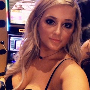 Meet your Posher, Stefani